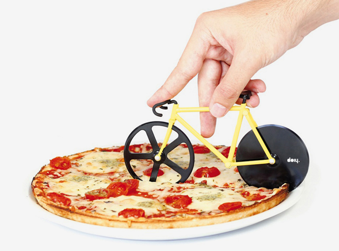 fixie-pizza-cutter-slices-with-bike-wheels-4