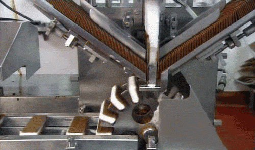 how_its_made_ice-cream-sandwiches