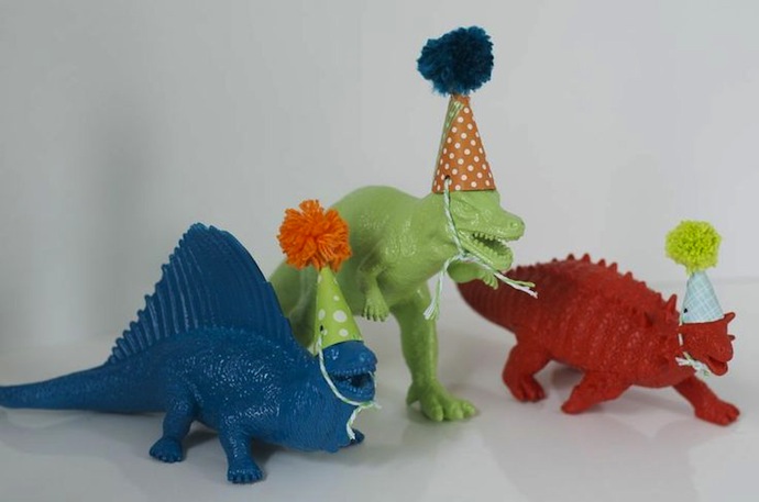 dinos_party_hat_3